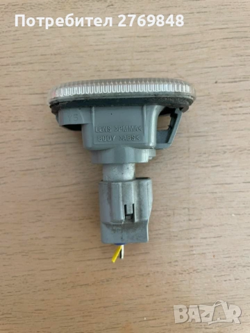 Мигач калник Toyota Corolla Verso II , снимка 3 - Части - 53617359