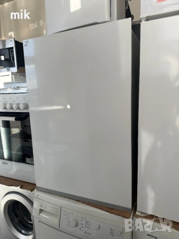 Малък хладилник за вграждане Миеле 87см, снимка 5 - Хладилници - 53522862