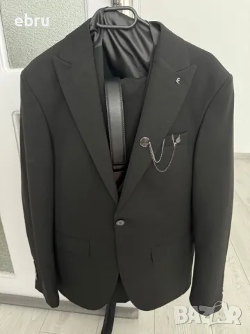 Официален костюм, снимка 1