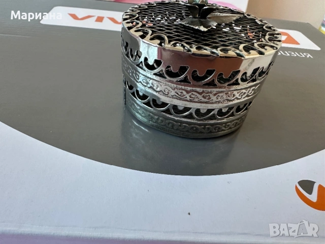 Продавам малка кутия за бижута, снимка 2 - Други - 53156358