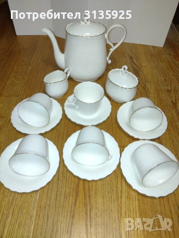 Продавам костен порцеланов сервиз за чай