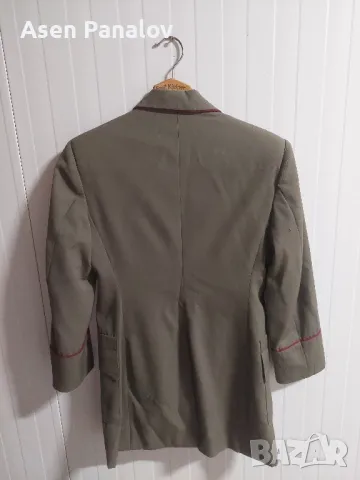 Стара военна куртка, снимка 4 - Антикварни и старинни предмети - 50320388