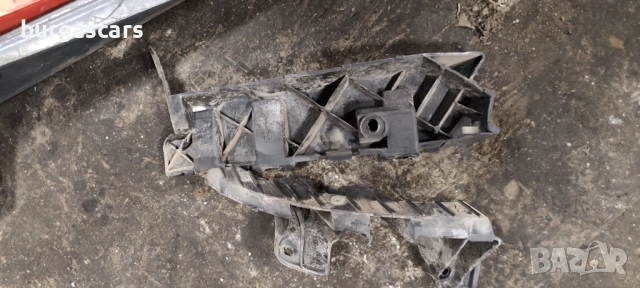 Държач задна броня ляв десен среден  Seat Leon II 2008г - 30лв, снимка 3 - Части - 52653103