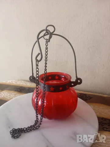 Висящ стъклен свещник