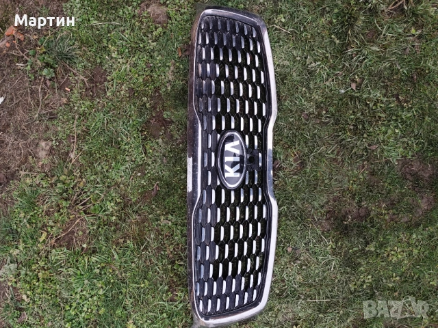 Предна решетка  кия Соренто 