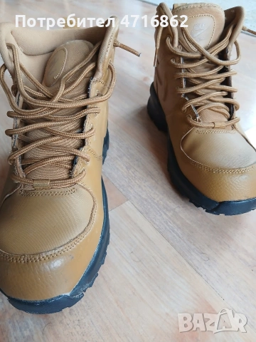 Високи маратонки Nike, снимка 2 - Маратонки - 54189996