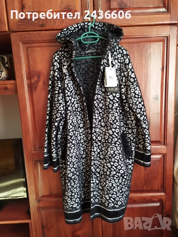 Чисто ново дамско палто марка Кристиан Диор 