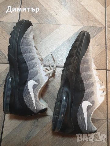 маркови маратонки NIKE 46n., снимка 3 - Маратонки - 54103735