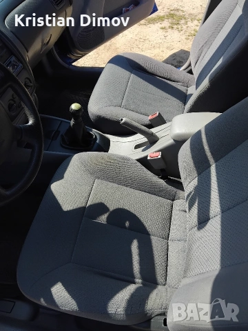 MAZDA 323F 1.3 16V 2003г., снимка 9 - Автомобили и джипове - 53986083