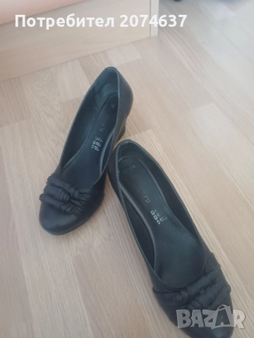 Продавам дамски обувки , снимка 3 - Дамски елегантни обувки - 51644065