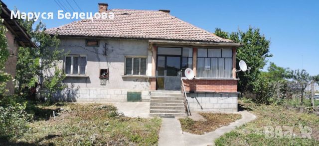 Продавам къща с двор и гараж в село Байкал, снимка 2 - Къщи - 46288733