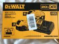 2/две Батерия и Зарядно DEWALT 20V MAX* Starter Kit - DCB246CK от САЩ, снимка 2