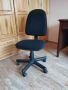 Офис стол в черен цвят с механизъм, снимка 1 - Столове - 46030864