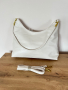 Бяла дамска чанта с две дръжки , снимка 1 - Чанти - 45004043