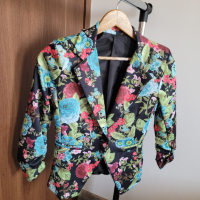 Дамско пролетно сако с флорални мотиви, снимка 1 - Сака - 44953955