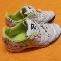 Детски футболни стоножки, снимка 2 - Детски обувки - 45026706