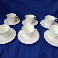 Чашки и чинийки за кафе, костен порцелан 5 на 5 бр, снимка 1 - Чаши - 45343902