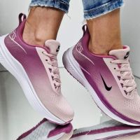 Дамски маратонки Nike, снимка 2 - Маратонки - 45889720