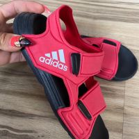 Оригинални юношески сандали adidas Сандали Altaswim ! 32 н, снимка 1 - Детски сандали и чехли - 45374023
