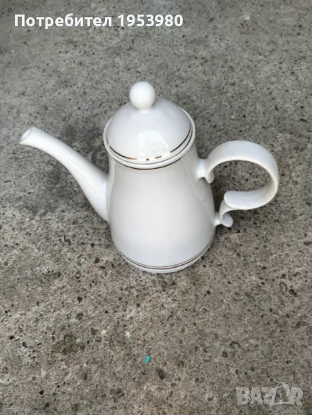 Български порцеланов чайник, снимка 1