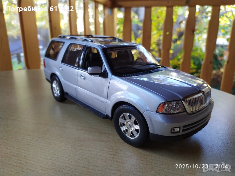 1:18 Метален модел на Lincoln Navigator 2005 Welly, снимка 1