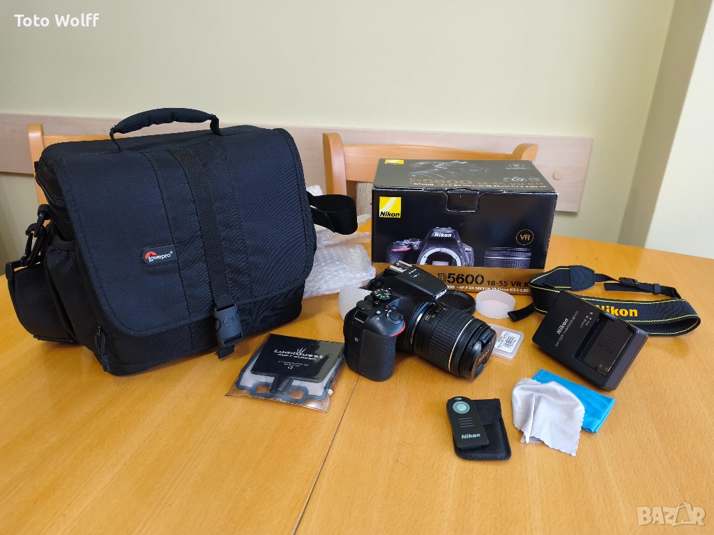 Фотоапарат Nikon D5600 + AF-P DX NIKKOR 18-55mm f/3.5-5.6G VR, снимка 1