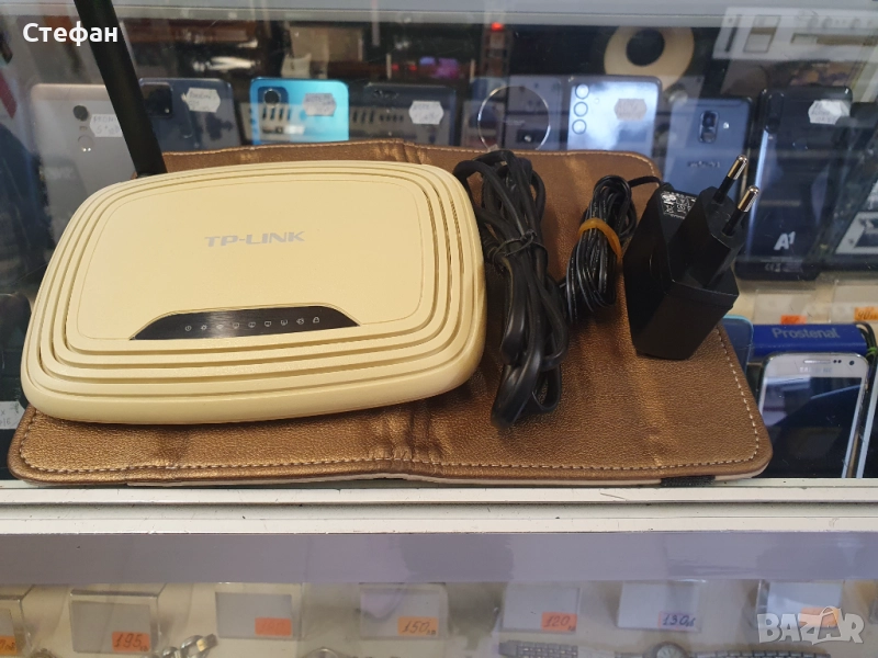 Рутер TP-Link TL-WR740N с адаптер и кабел.  В отлично техническо състояние, добър външен вид., снимка 1