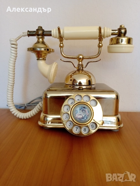 Ретро телефон " HOLLYWOOD " позлатен ЗАЯВЕН, снимка 1