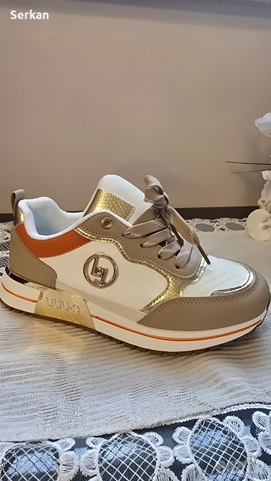 Дамски бежови маратонки, снимка 1