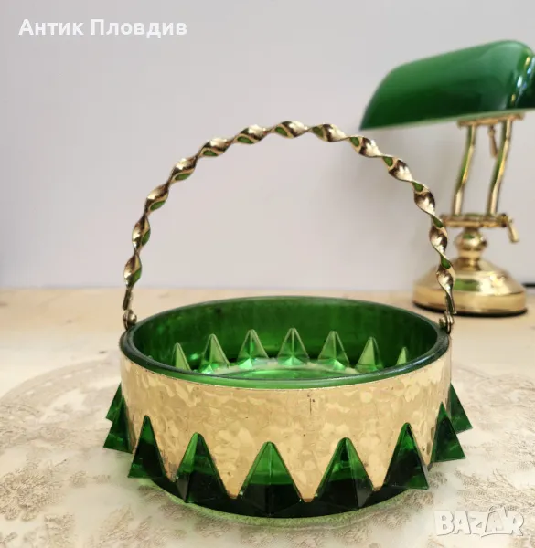 Винтидж ръчно изработена кристална кошница "Brama" с месингови акценти, снимка 1