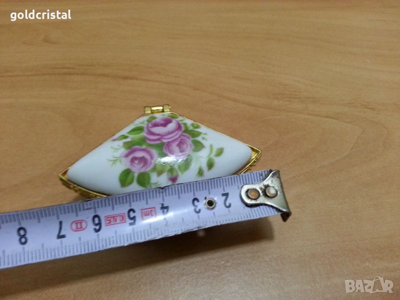 Порцеланова кутийка , снимка 1