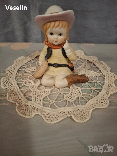 Порцеланова фигурка , снимка 1
