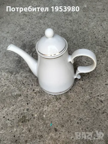 Български порцеланов чайник, снимка 1