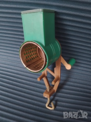 Ръчна Машинка За млене / смилане / рендосване  на ядки, плодове, зеленчуци, снимка 3 - Аксесоари за кухня - 51961365