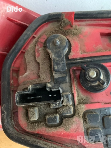 Заден десен стоп за Режо 206 ,Peugeot с платката където се монтират крушките ., снимка 3 - Автомобили и джипове - 52936329