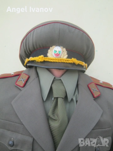 Офицерска униформа от соца, снимка 3 - Антикварни и старинни предмети - 54180933