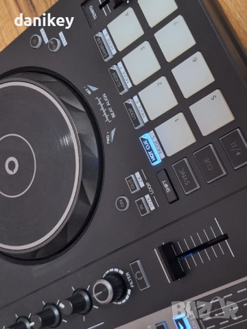 Hercules DJControl Inpulse 300 MK2 – DJ контролер като нов неизползван, снимка 8 - Ресийвъри, усилватели, смесителни пултове - 53261778