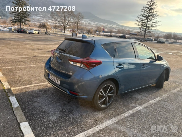 Toyta Auris Hybrid със сменена нова гаранционна батерия, снимка 3 - Автомобили и джипове - 53337211
