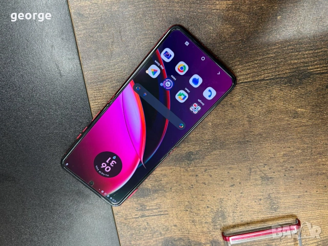 Телефон Motorola Razr 40 Ultra 256 GB, снимка 4 - Motorola - 52847414