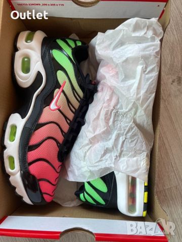 Обувки Nike Air Max Plus, снимка 4 - Маратонки - 46750118