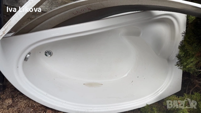 Триъгълна вана, снимка 2 - Душ кабини и вани - 53758081