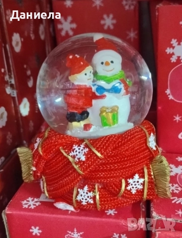 Празнична стъклена снежна топка 12х8 см – идеален коледен подарък, снимка 6 - Декорация за дома - 52477772