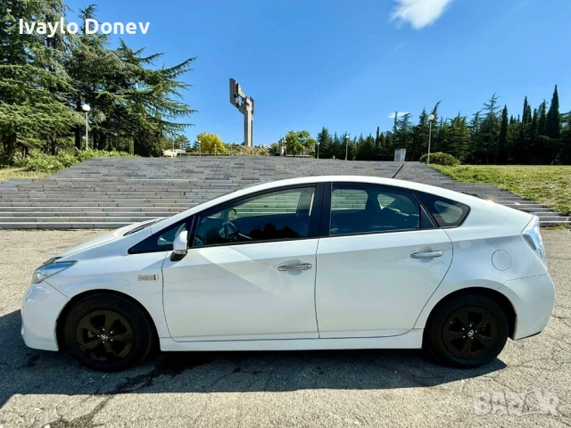 Toyota Prius, снимка 3 - Автомобили и джипове - 54303821