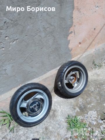 Джанти за скутер с гуми, снимка 1 - Гуми и джанти - 46265017