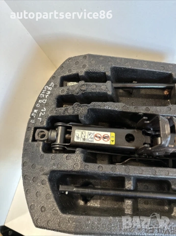 Крик за автомобил Jeep Grand Cherokee (2012) 68145664AA, снимка 2 - Части - 53508598