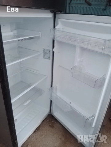 Малък компкатен хладилник Lg , снимка 2 - Хладилници - 52850384