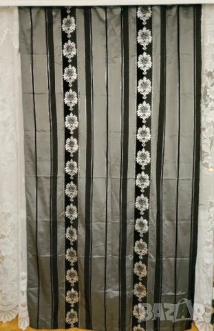 Комплект плътни завеси в сиво-черната гама