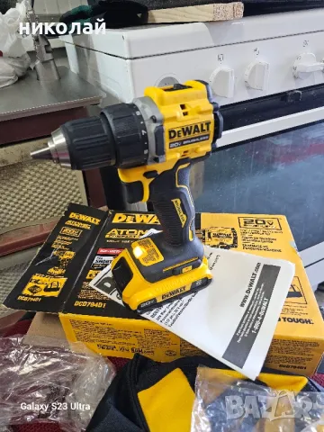 акумулаторен безчетков винтоверт Dewalt DCD794D1, снимка 2 - Винтоверти - 46906593