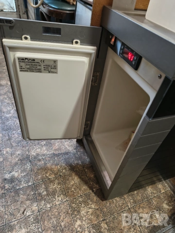 Хладилник за мляко, снимка 6 - Хладилници - 53510411