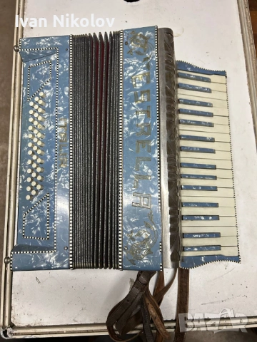 Акордеон Estrella Italia свири отлично, снимка 1
